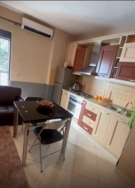Tirane, shes apartament 1+1+Ballkon Kati 2, 66 m² 82.000 € (yzberisht)
