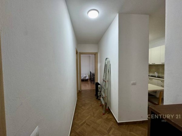 Tirane, jepet me qera apartament 2+1 Kati 2, 90 m² 650 € (Rruga e Durresit)