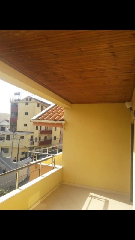 Tirane, jepet me qera Vile 3 Katshe Kati 3, 270 m² 2.000 € (Rr. Miftar Gerbolli)