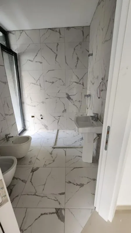 Durres, shitet apartament 2+1 , 138 m² 285.000 € (white hill residence)