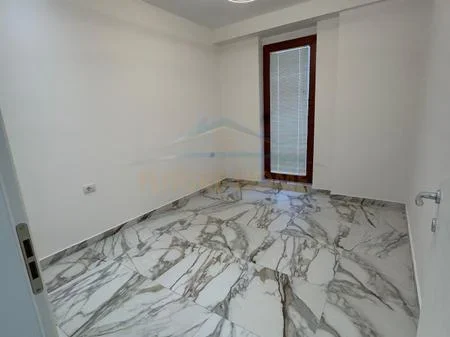 Tirane, jepet me qera apartament 1+1 Kati 7, 56 m² 900 € 