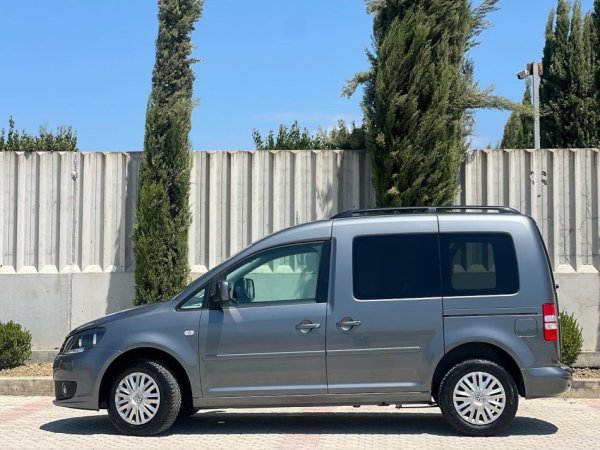 VOLKSWAGEN CADDY 1.6 NAFTE 👉 2012 👈 kambio AUTOMATIKE 8.490 €