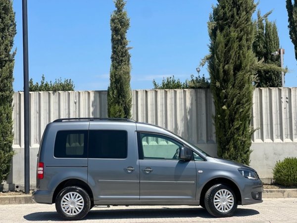 VOLKSWAGEN CADDY 1.6 NAFTE 👉 2012 👈 kambio AUTOMATIKE 8.490 €