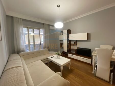 Tirane, jepet me qera apartament 1+1 Kati 4, 73 m² 900 € 