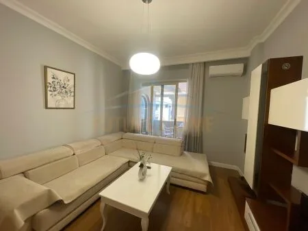 Tirane, jepet me qera apartament 1+1 Kati 4, 73 m² 900 € 