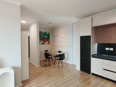 Tirane, jepet me qera apartament 1+1 Kati 10, 82 m² 650 € 