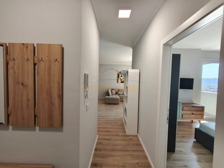 Tirane, jepet me qera apartament 1+1 Kati 10, 82 m² 650 € 