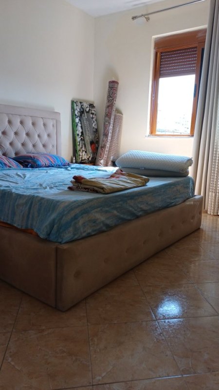 Tirane, jepet me qera apartament 2+1+Ballkon Kati 5, (Rruga:Ndre Mjeda)