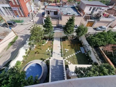 Tirane, shitet Vile 5+1 , 85.000.000 € 