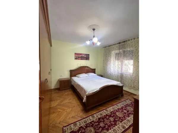 Tirane, jap me qera apartament 1+1+Ballkon Kati 3, 550 € 