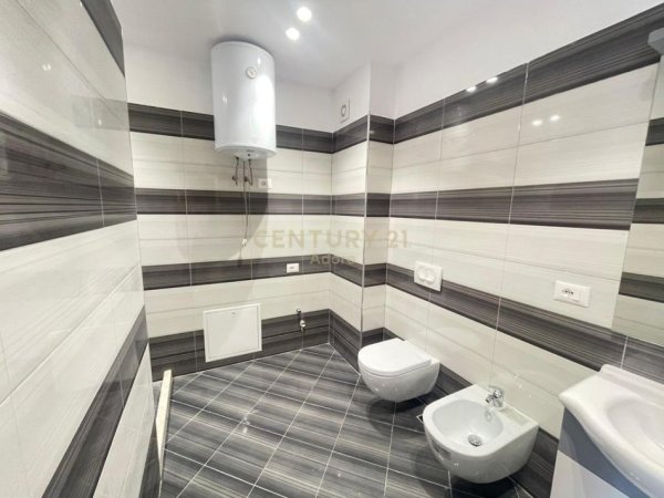 Tirane, shitet apartament 2+1+Ballkon Kati 9, 112 m² 140.000 € 