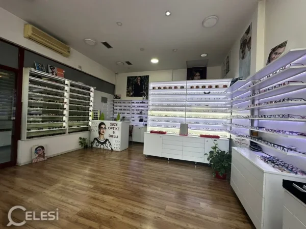 Tirane, jepet me qera dyqan Kati 0, 40 m² 1.200 € (rruga kavajes ne rruge kryesore)