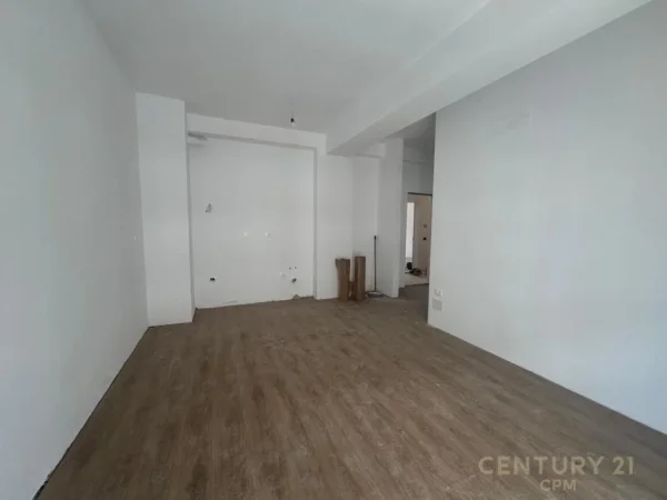 Tirane, shes apartament 1+1 Kati 5, 61 m² 90.000 € (Mangalem)