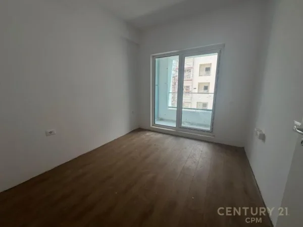 Tirane, shes apartament 1+1 Kati 5, 61 m² 90.000 € (Mangalem)