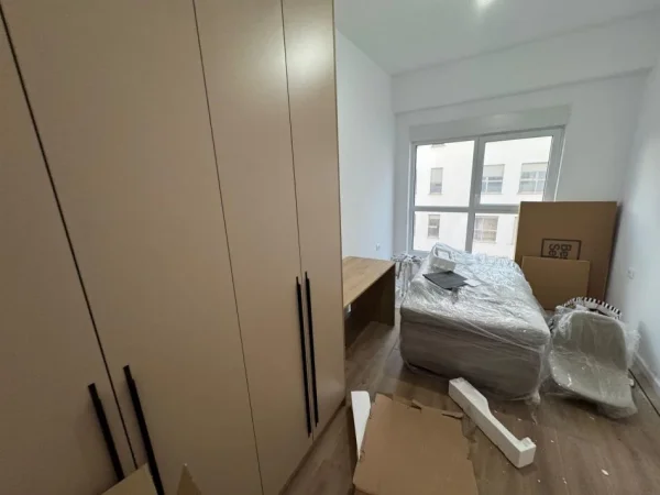 Tirane, jepet me qera apartament 2+1 Kati 4, 600 € 