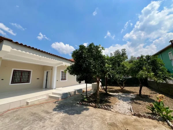 Tirane, jepet me qera shtepi 1+1+Ballkon Kati 1, 90 m² 750 € (Ish Dogana)