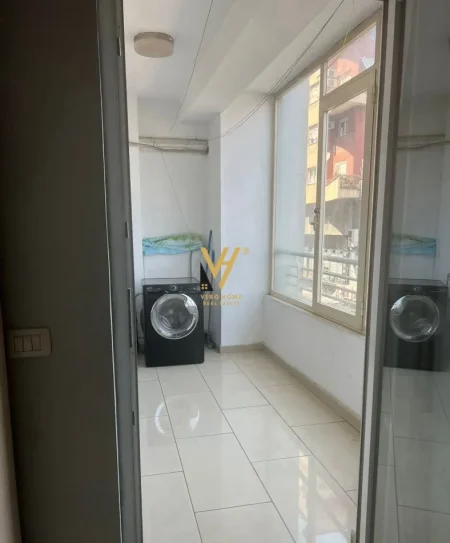 Tirane, jepet me qera apartament 1+1+Ballkon Kati 2, 75 m² 450 € (ASTRI)