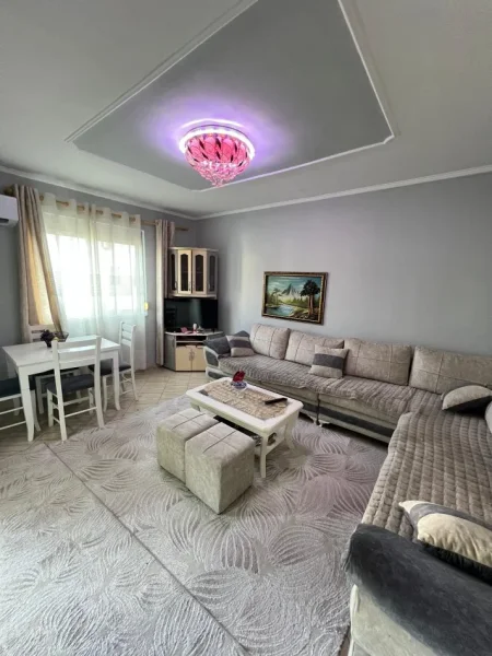 Tirane, shitet apartament 1+1+Ballkon Kati 3, 55 m² 98.000 € (Rtv Klan)