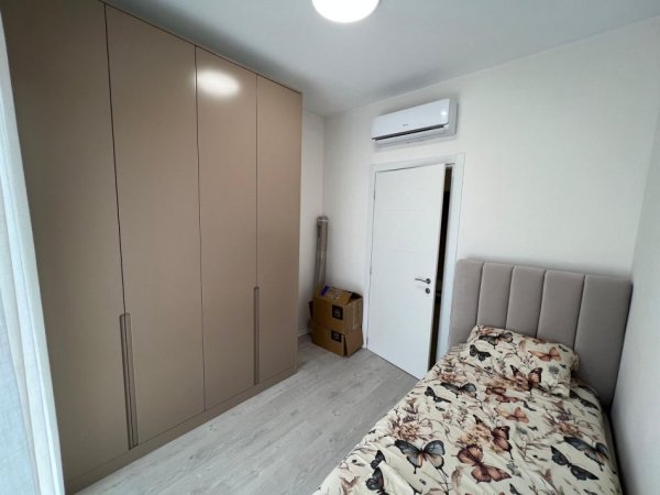 Tirane, jepet me qera apartament 2+1 , 95 m² 700 € 