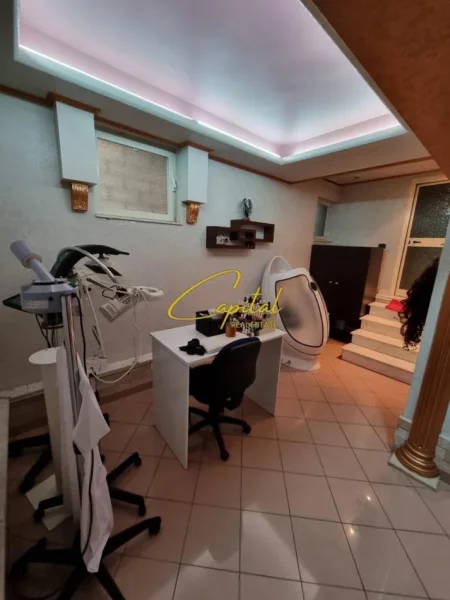 Tirane, jepet me qera ambjent biznesi Kati 0, 130 m² 1.300 € (RRUGA E DURRESIT)