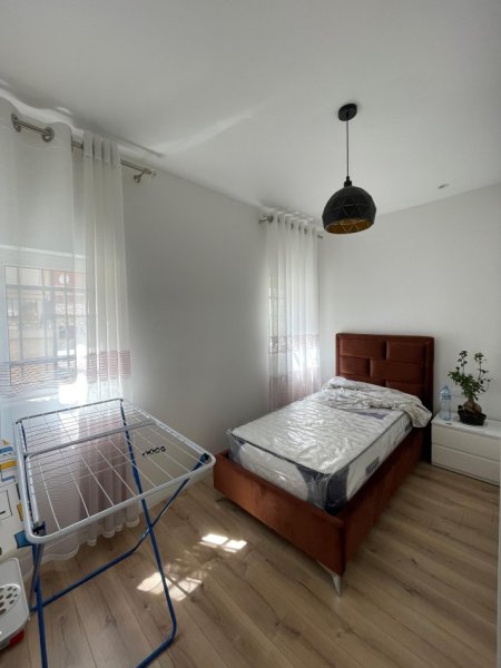 Tirane, jepet me qera shtepi 2+1 Kati 1, 850 € (Rruga e Kavajes, Qender)