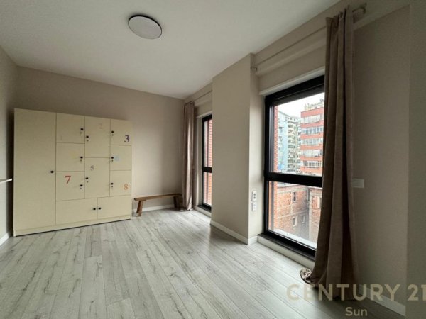 Tirane, jepet me qera zyre Kati 4, 76 m² 700 € (Myslym Shyri)