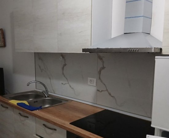 Tirane, jepet me qera garsonier Kati 1, 50 m² 350 € (ALI DEMI)