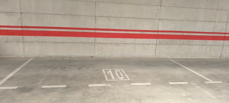 Tirane, jepet me qera ambjent biznesi Kati -1, 16 m² 100 € (Rruge Feizi Himzo River Rezidence)