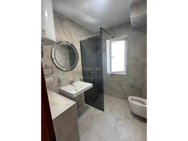 Tirane, jepet me qera apartament 1+1 Kati 3, 50 m² 550 € 