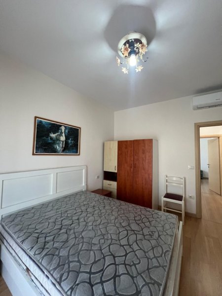 Tirane, jepet me qera apartament Dublex Kati 2, 155 m² 1.100 € (ALI DEM, PRANE KOMPLEKSIT MANGALEM 21)