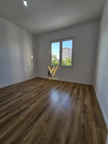 Tirane, shitet apartament 1+1+Ballkon Kati 5, 48 m² 137.000 € (RRUGA E KAVAJES)
