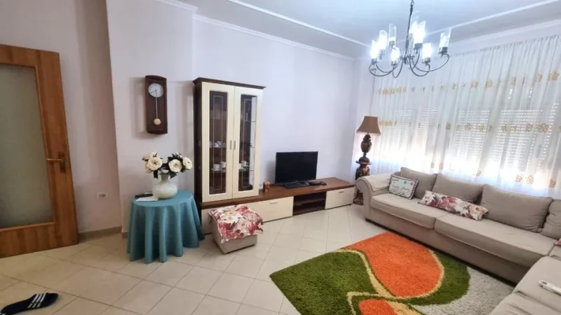 JEPET ME QERA SUPER APARTAMENT 2+1 TEK MINE PEZA 5 MIN NE KEMBE NGA SHESHI NE QENDER , Kati 6, 105 m² 600 €URO