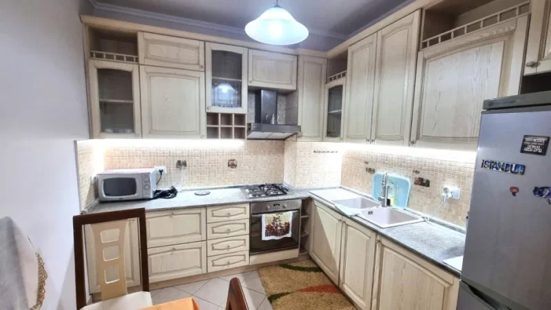 JEPET ME QERA SUPER APARTAMENT 2+1 TEK MINE PEZA 5 MIN NE KEMBE NGA SHESHI NE QENDER , Kati 6, 105 m² 600 €URO