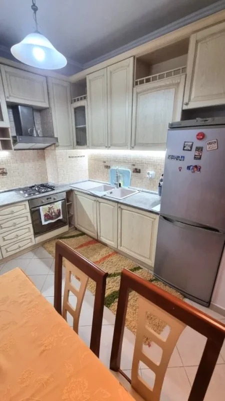 JEPET ME QERA SUPER APARTAMENT 2+1 TEK MINE PEZA 5 MIN NE KEMBE NGA SHESHI NE QENDER , Kati 6, 105 m² 600 €URO