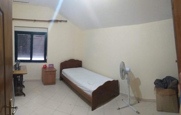 Tirane, jepet me qera Vile 3+1+Ballkon Kati 1, 270 m² 1.800 € (Don Bosko/)