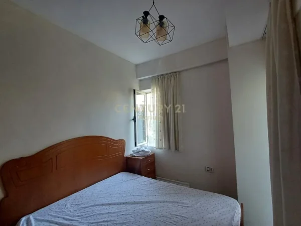 Tirane, shes apartament 1+1 Kati 1, 36 m² 90.000 € (shkolla e kuqe)