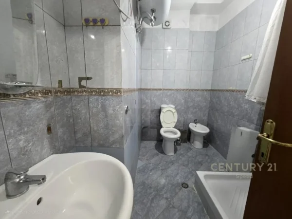 Tirane, shes apartament 2+1 Kati 5, 95 m² 145.000 € (ali demi)