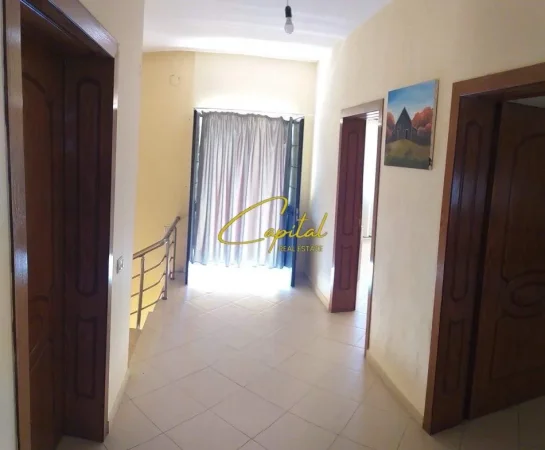 Tirane, jepet me qera Vile 3+1 Kati 3, 270 m² 2.000 € (DON BOSKO)