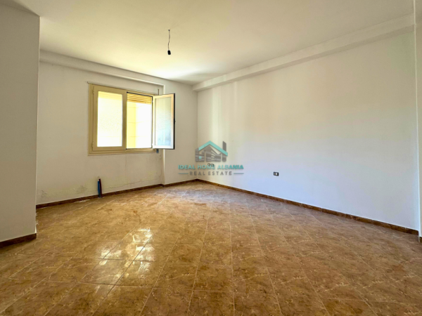 Vlore, shitet apartament 1+1 Kati 4, 62 m² 115.000 € (Skele)