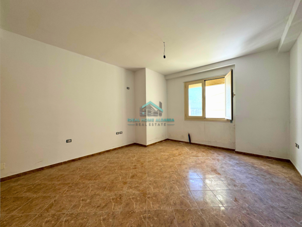 Vlore, shitet apartament 1+1 Kati 4, 62 m² 115.000 € (Skele)