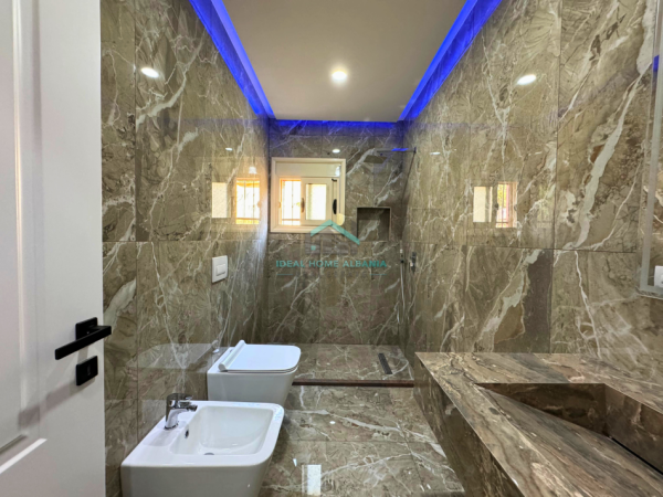 Vlore, shitet apartament 2+1+Ballkon Kati 2, 76 m² 179.000 € (UJE I FTOHTE)