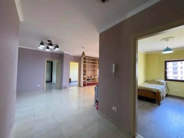 Tirane, shitet apartament 3+1 , 135 m² 229.000 € (Kompleksi Fratari)