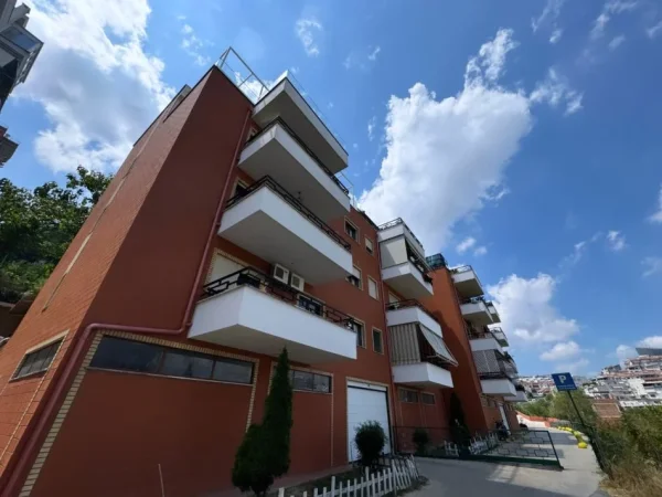 Tirane, shitet apartament 3+1 , 135 m² 229.000 € (Kompleksi Fratari)