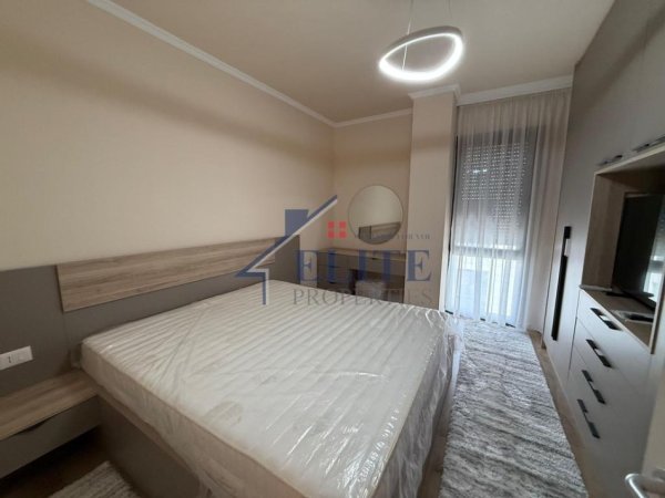 Tirane, jepet me qera apartament 1+1+Ballkon Kati 3, 65 m² 1.000 € 