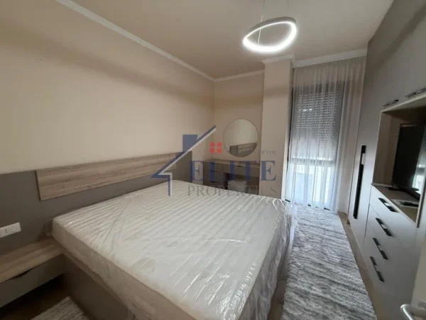Tirane, jepet me qera apartament 1+1+Ballkon Kati 3, 65 m² 1.000 € 