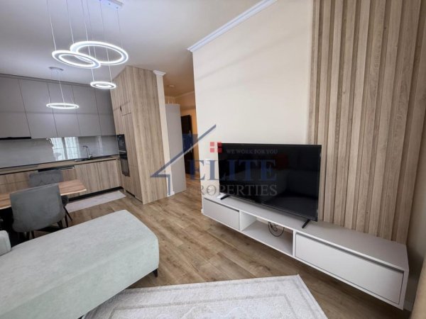 Tirane, jepet me qera apartament 1+1+Ballkon Kati 3, 65 m² 1.000 € 