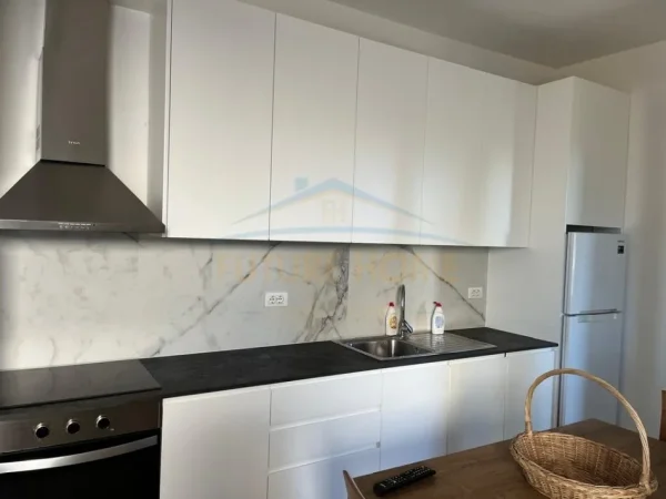 Durres, shitet apartament 1+1 Kati 2, 72 m² 240.000 € 