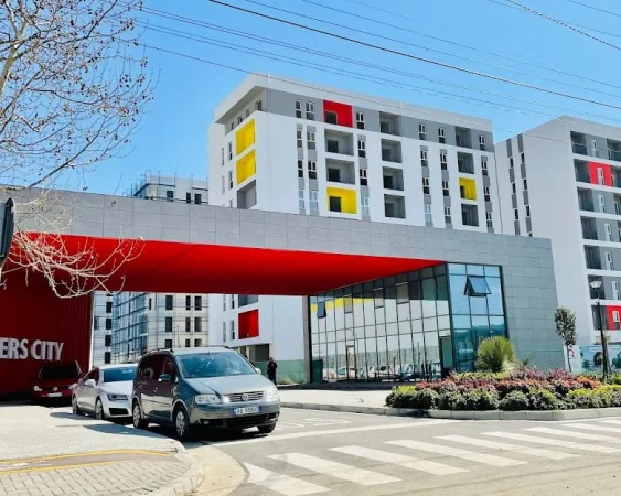 Tirane, jap me qera ambjent biznesi Kati 0, 92 m² 500 € (Univers City QTU)