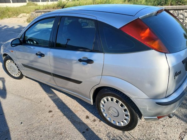 Tirane, shes makine Ford Focus Nafte, gri metalizato manuale Kondicioner 278.000 km 1.800 €