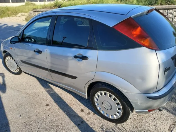 Tirane, shes makine Ford Focus Nafte, gri metalizato manuale Kondicioner 278.000 km 1.800 €